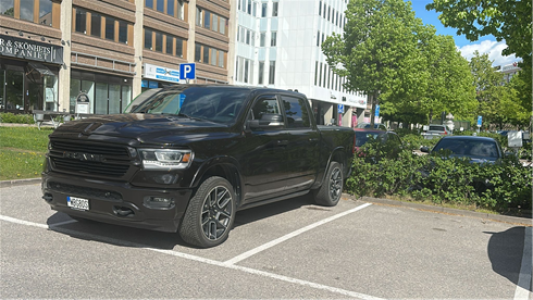956963